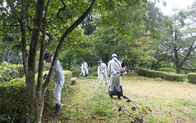 霞ヶ城遊歩道内成田園地草刈奉仕作業