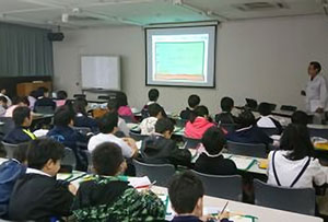 地元小学生の工場見学